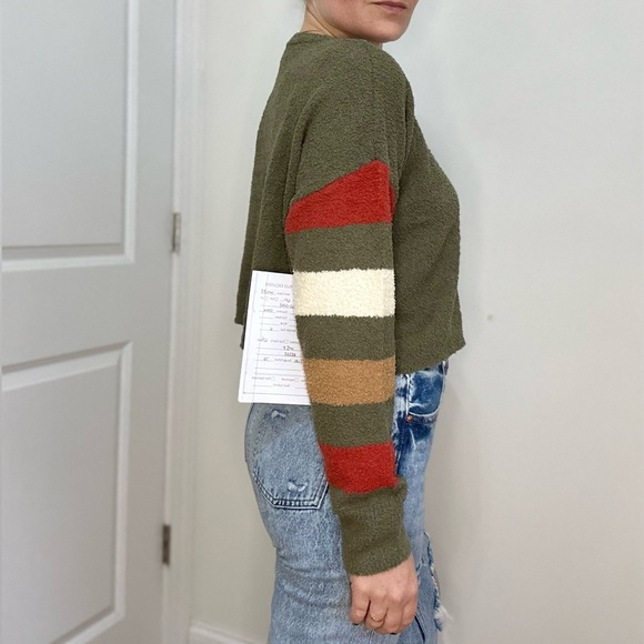 Super Soft Chenille Pullover Crop Sweater - Picture 4 of 8
